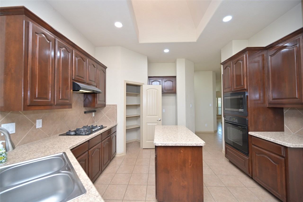 1500 Dun Horse Dr - Photo 4 of 40