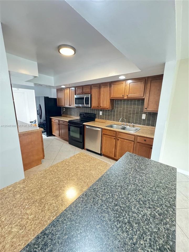 3167 Coral Springs Dr #123