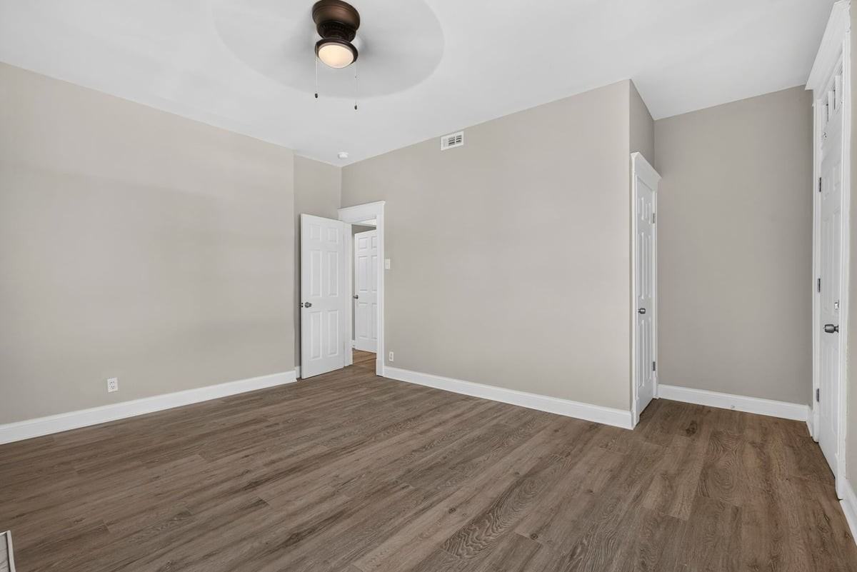 3225 Minnesota Ave #2F - Photo 7 of 32
