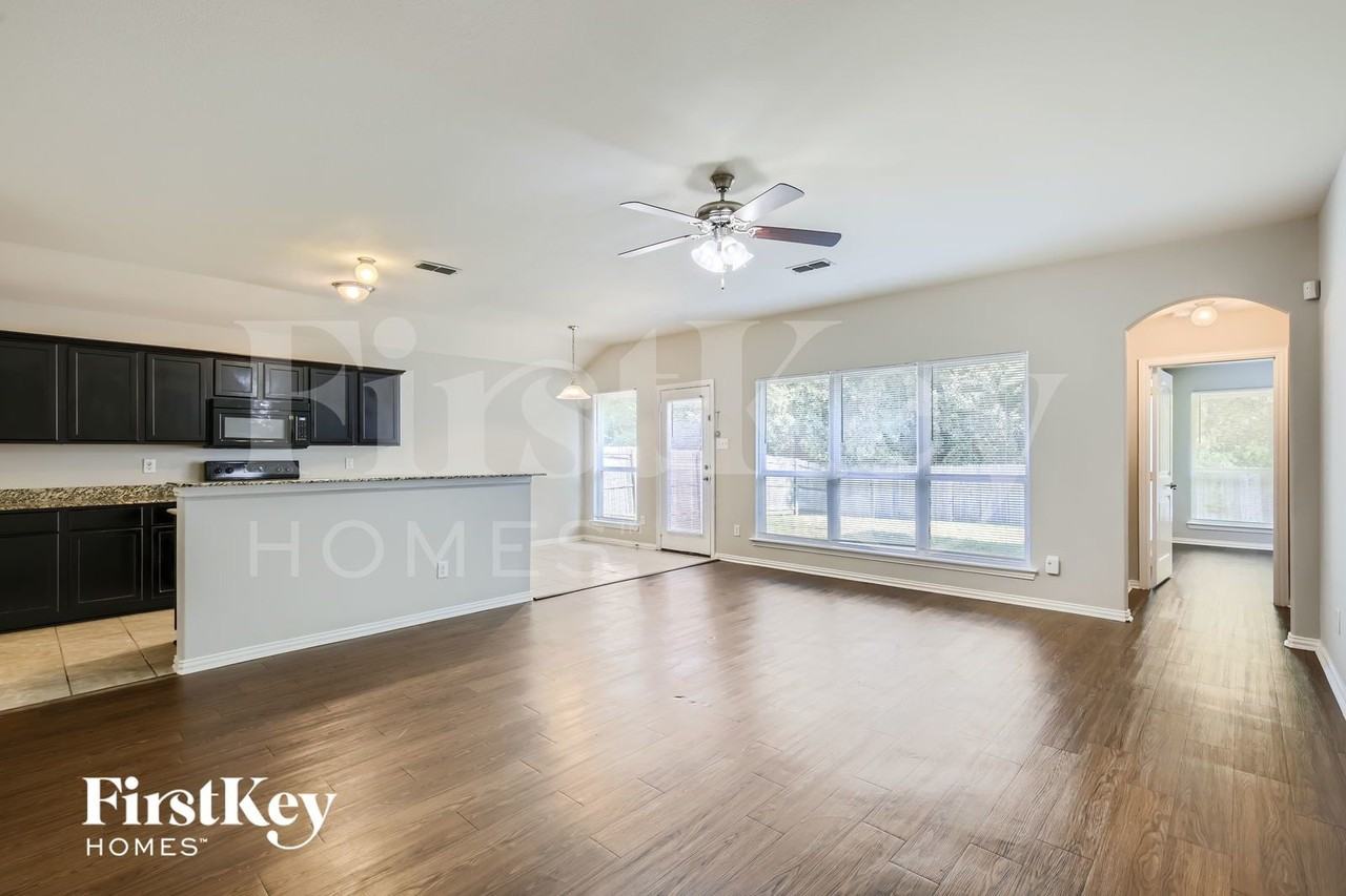 278 Meadowcrest Dr - Photo 5 of 29