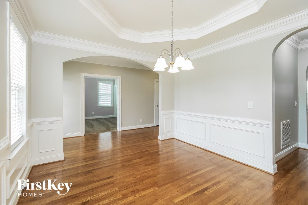8175 Mcclanahan Dr - Photo 3 of 14