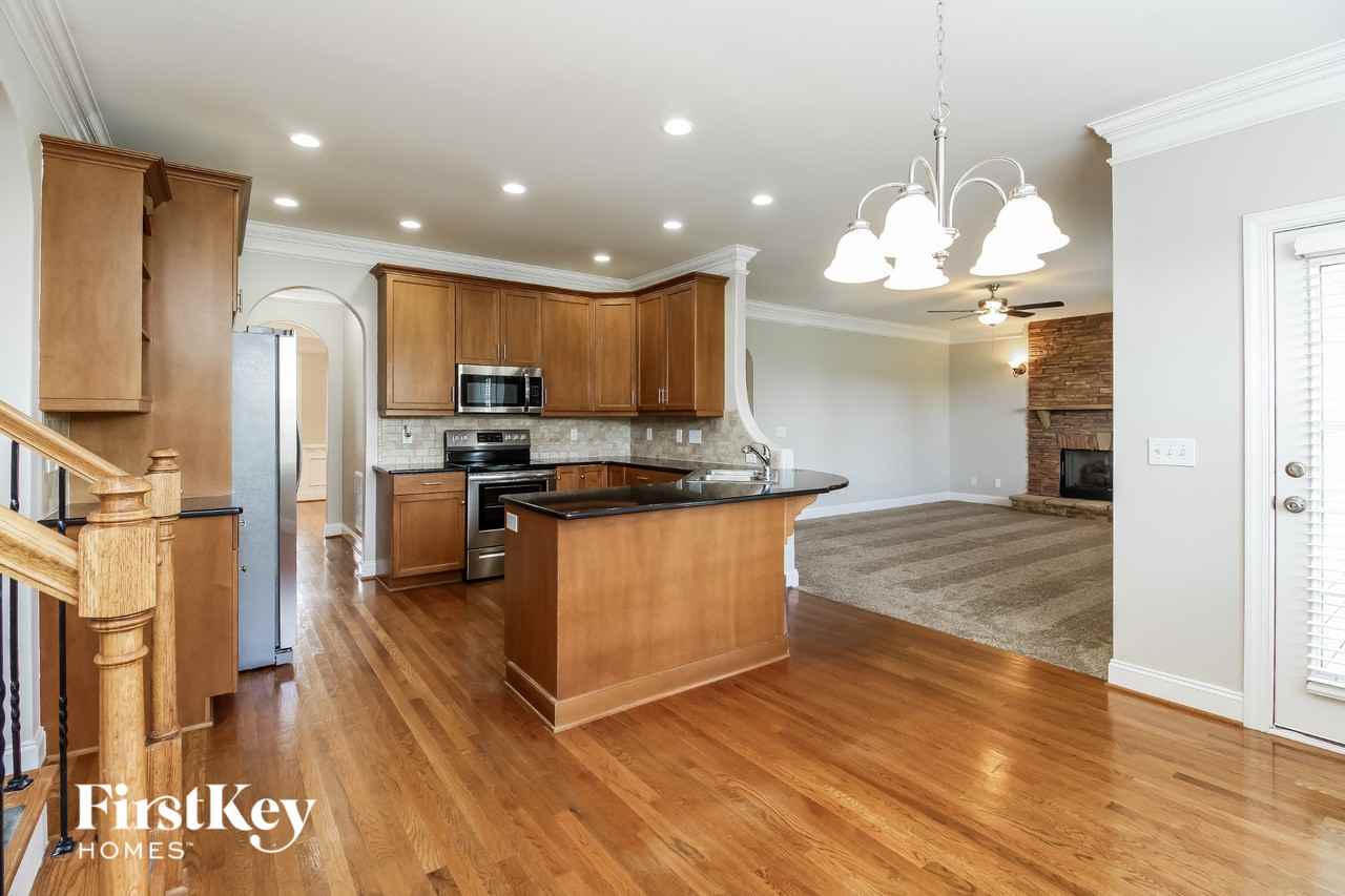 8175 Mcclanahan Dr - Photo 5 of 14