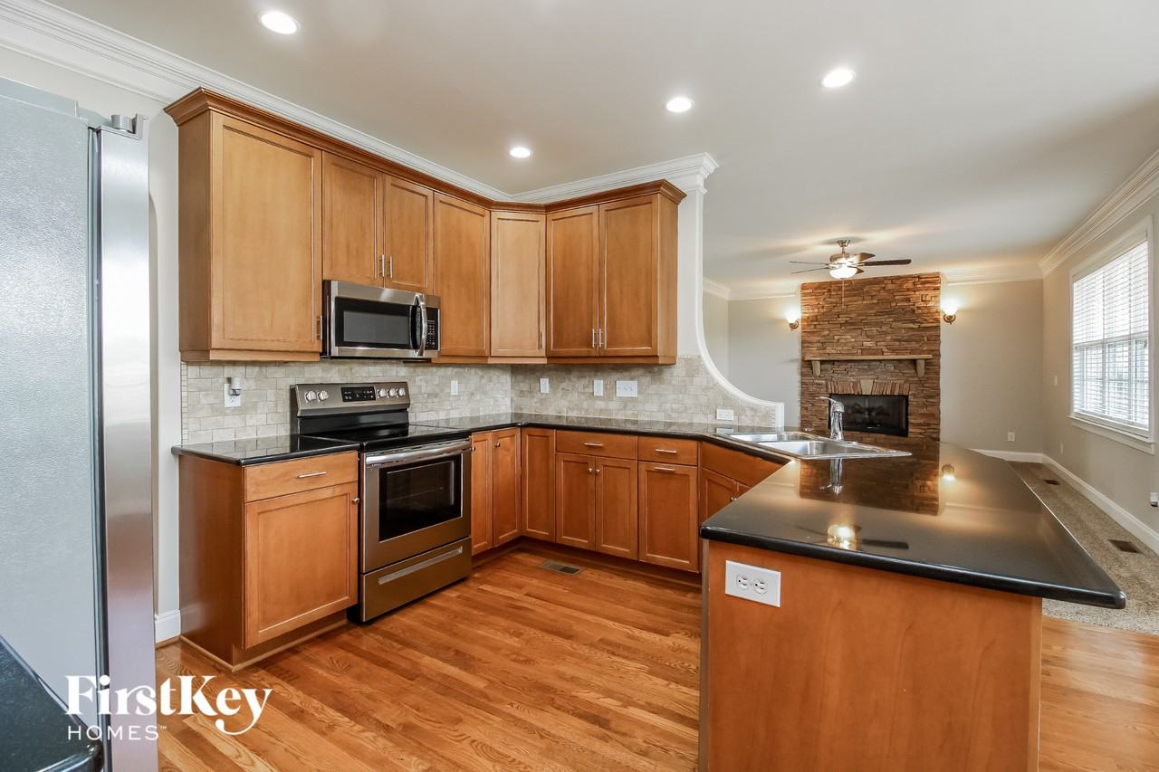 8175 Mcclanahan Dr - Photo 6 of 14