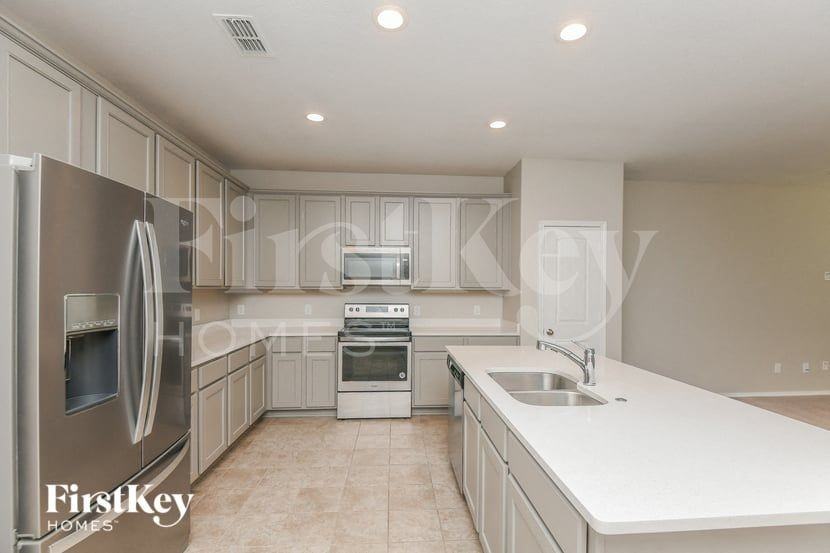 6252 Outrigger Rd - Photo 5 of 15