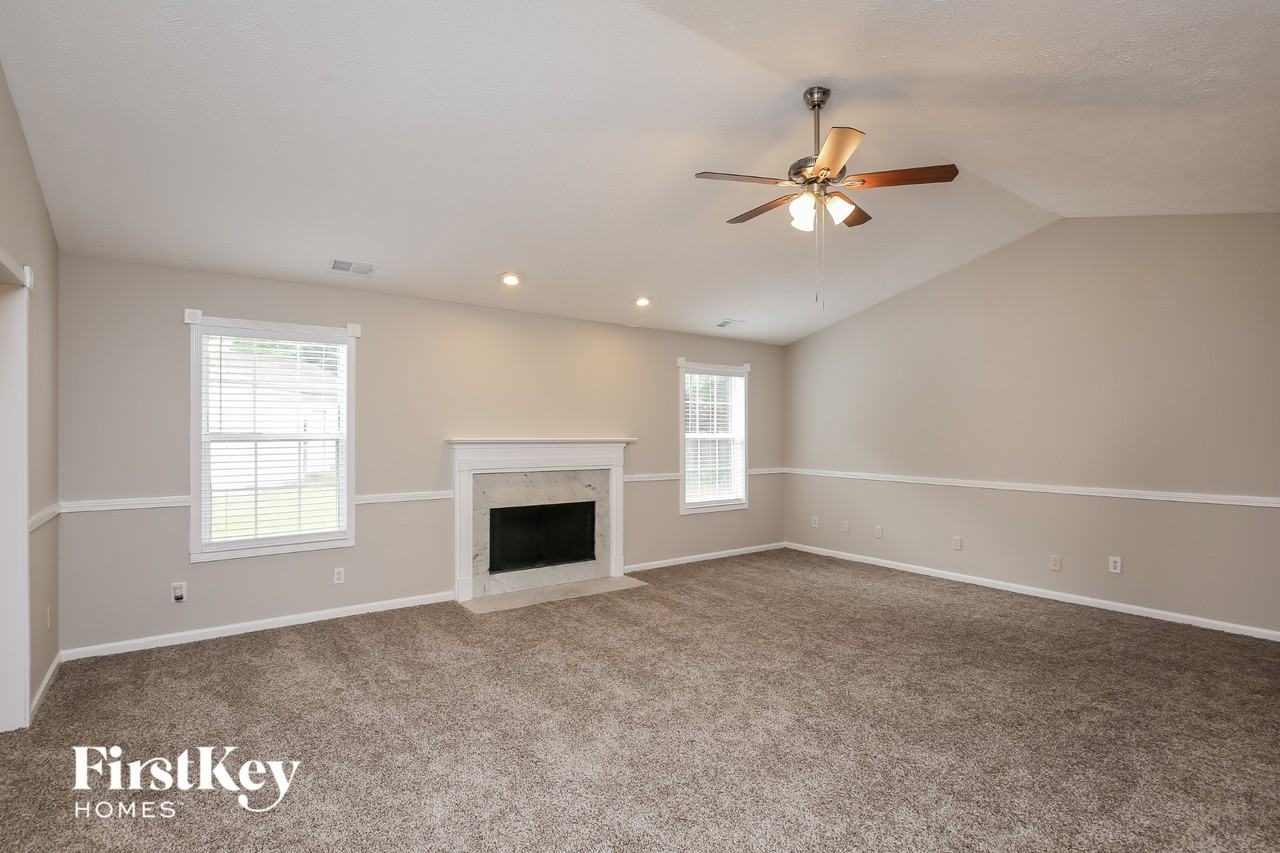 3920 Valleybrook Ct - Photo 2 of 15
