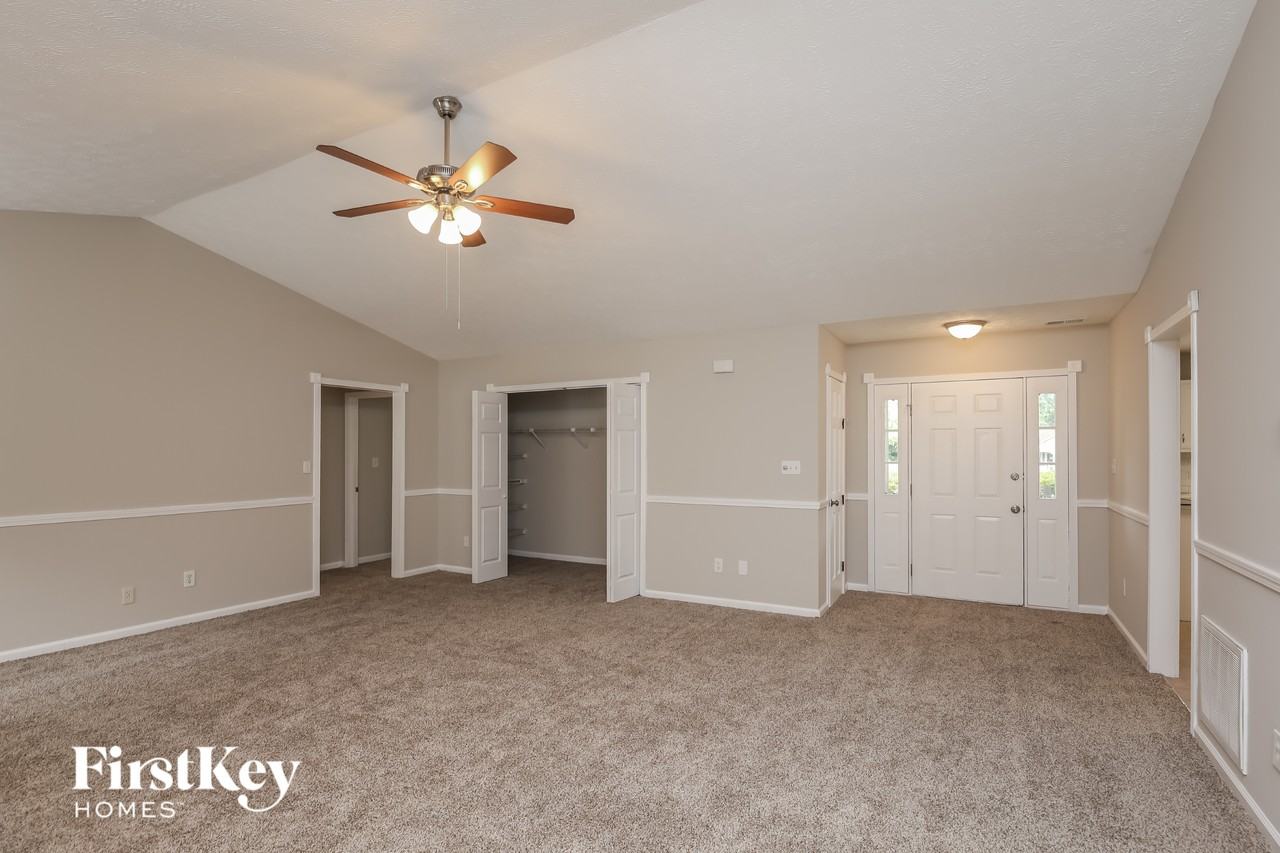 3920 Valleybrook Ct - Photo 3 of 15