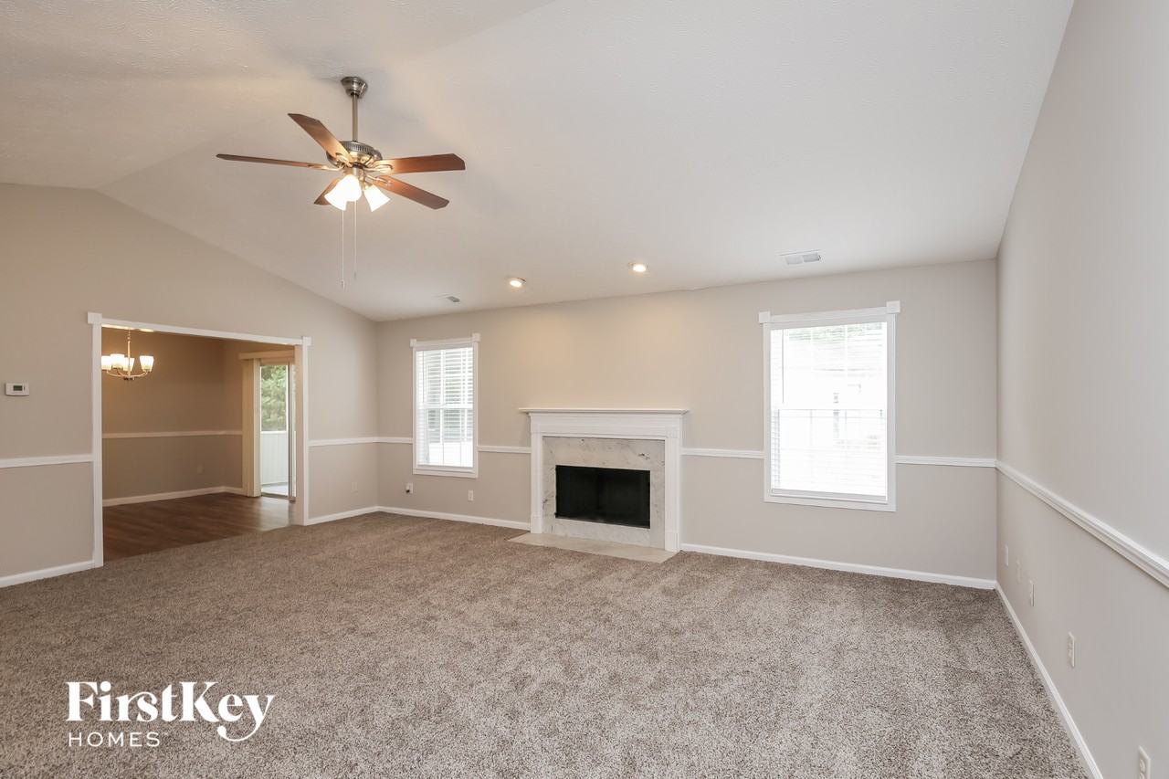 3920 Valleybrook Ct - Photo 4 of 15