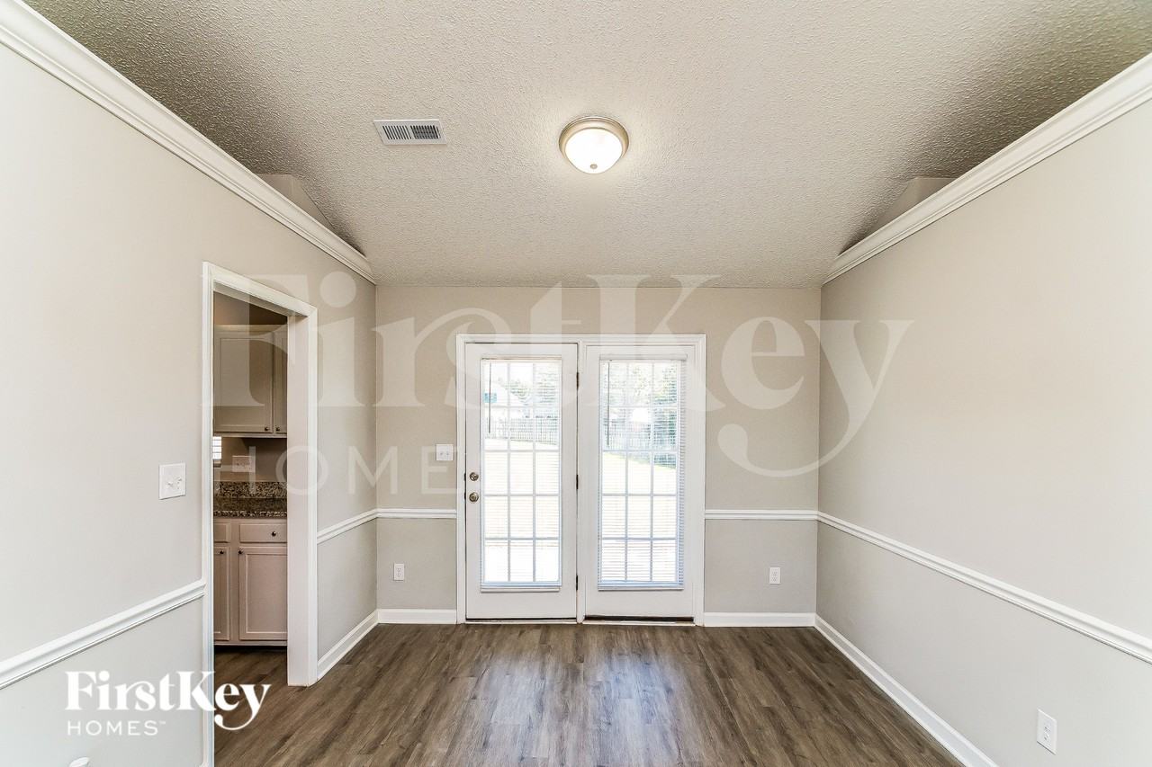 2466 Shadow Valley Rd - Photo 3 of 16