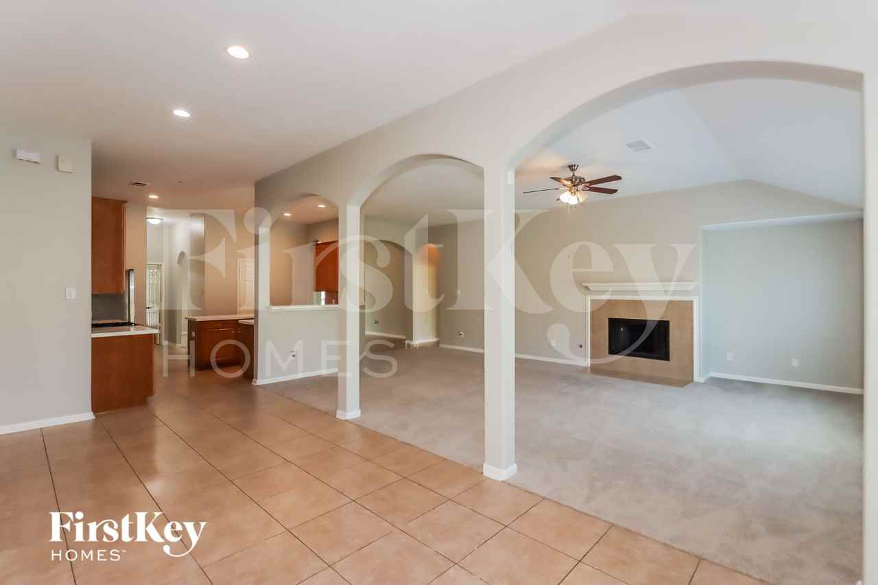8807 Rocky Knoll Ln - Photo 4 of 15
