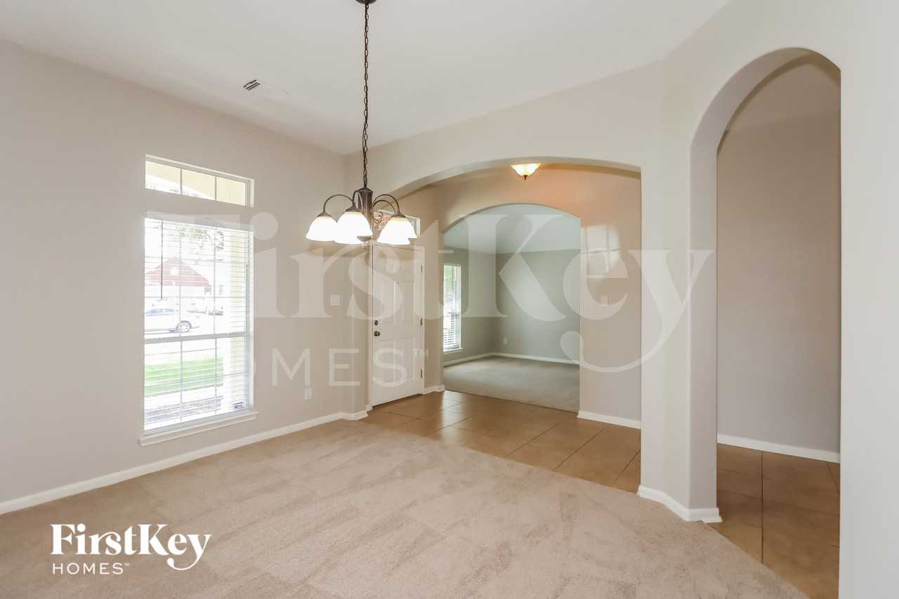 8807 Rocky Knoll Ln - Photo 5 of 15