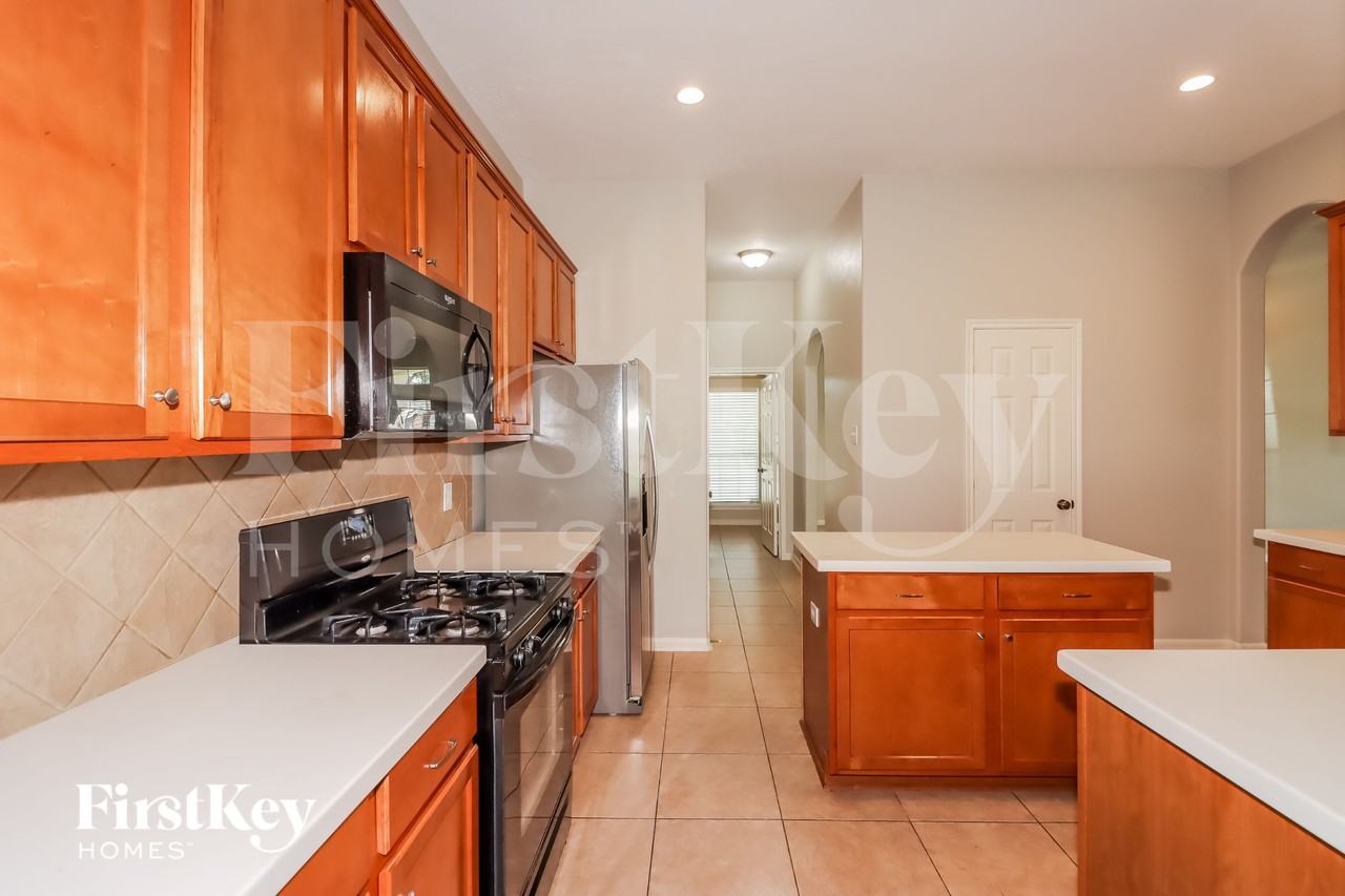 8807 Rocky Knoll Ln - Photo 6 of 15