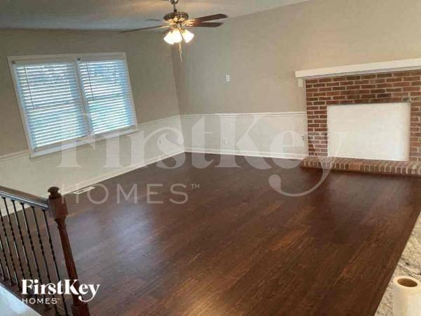 107 Brookleigh Ct - Photo 2 of 15