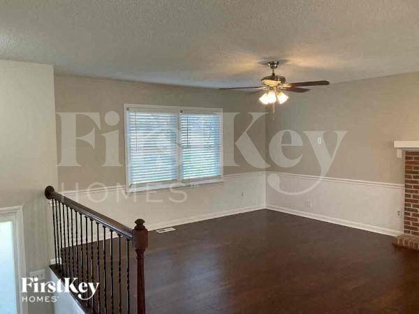 107 Brookleigh Ct - Photo 3 of 15