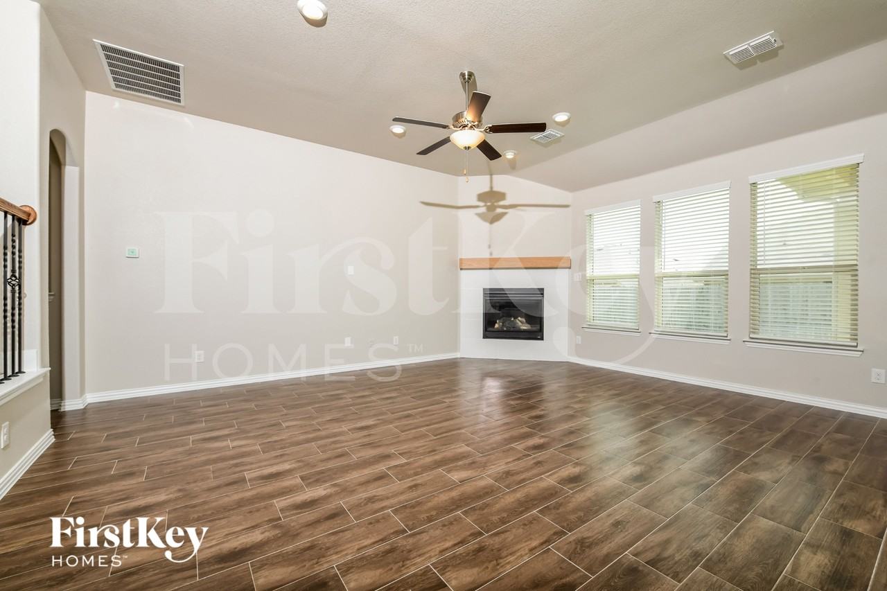 14881 Gilley Ln - Photo 3 of 16