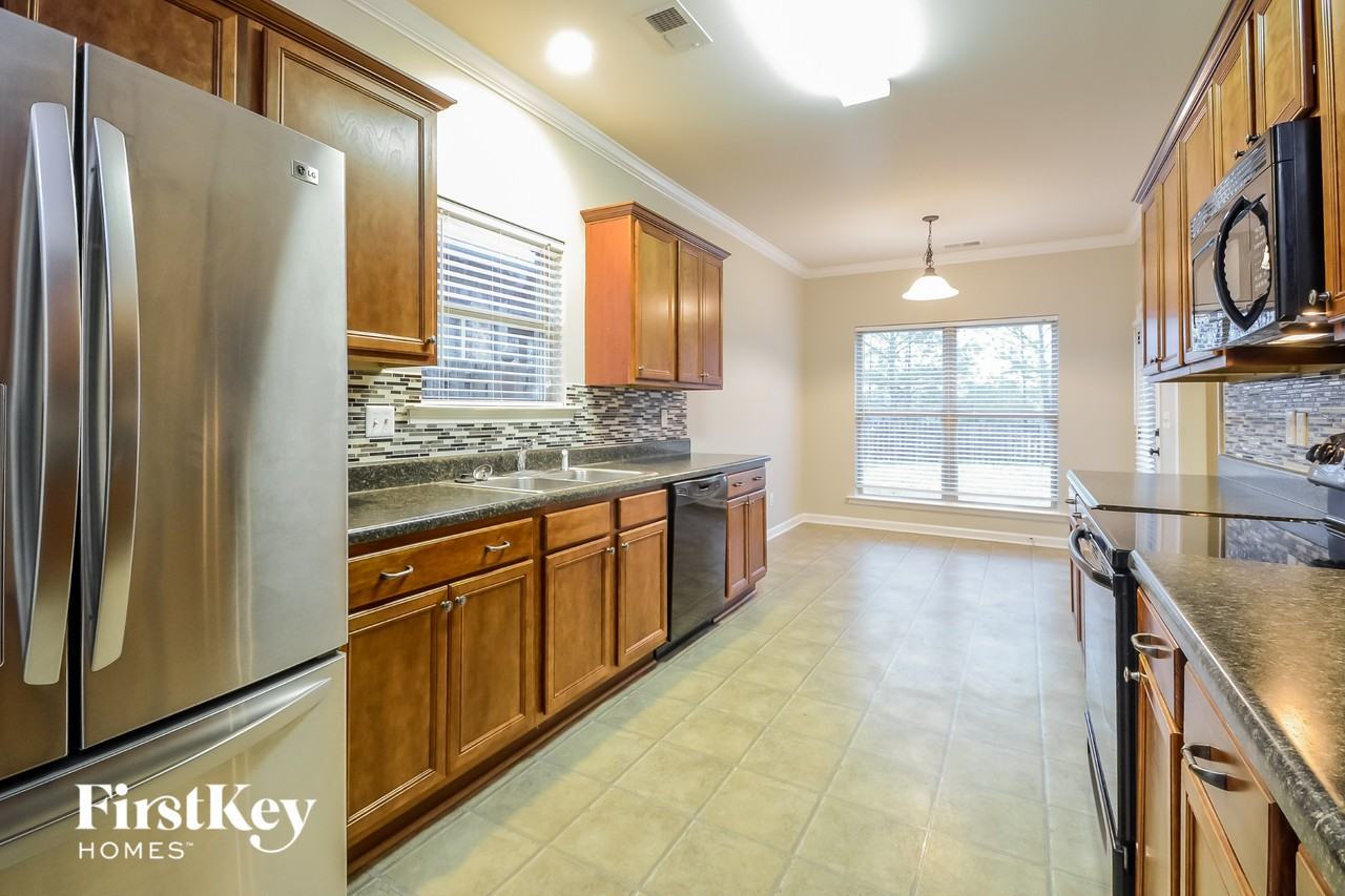 1072 Pine Valley Dr - Photo 6 of 15