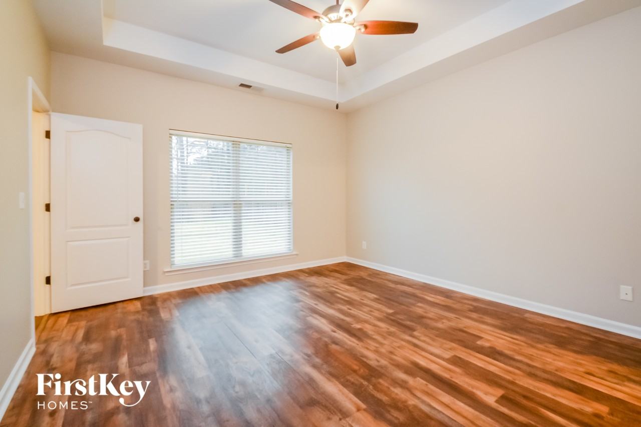 1072 Pine Valley Dr - Photo 7 of 15
