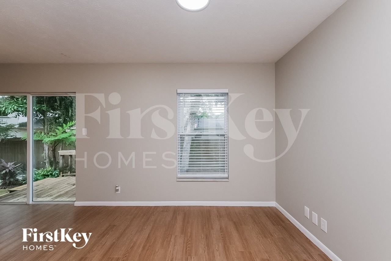 2210 Boxwood Way - Photo 2 of 16