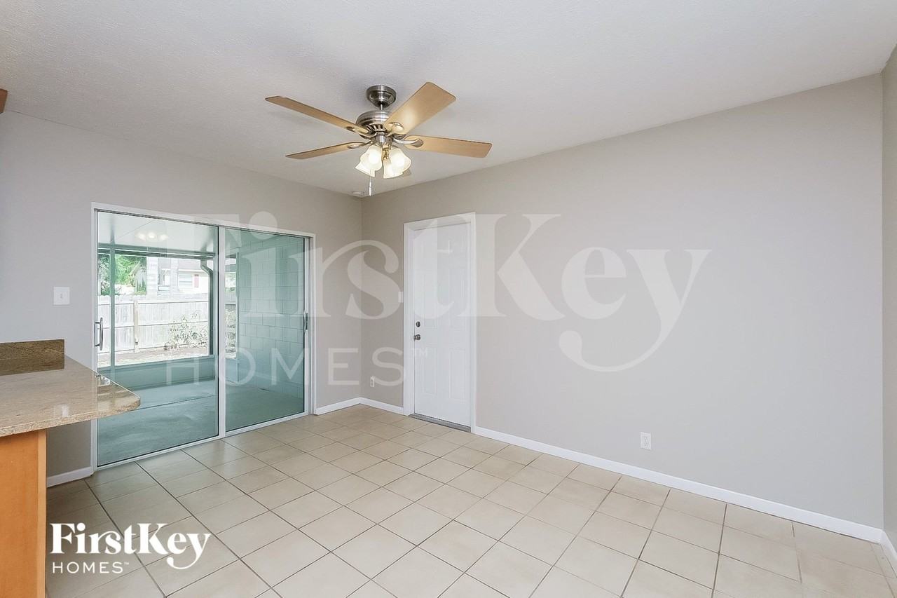 2210 Boxwood Way - Photo 5 of 16