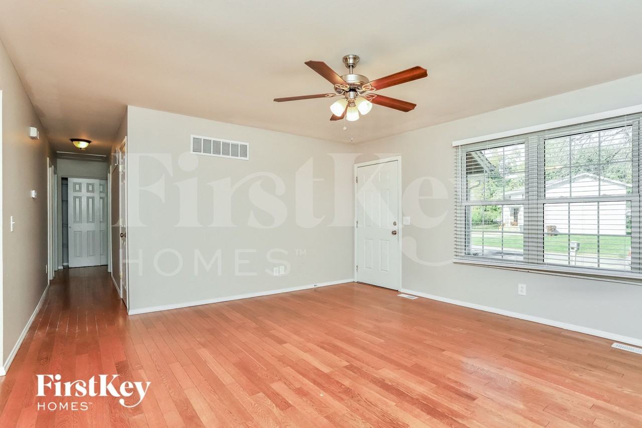 1617 Fairwood Forest Dr - Photo 4 of 15