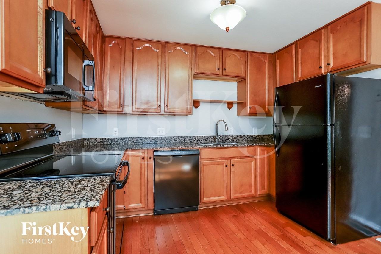 1617 Fairwood Forest Dr - Photo 5 of 15