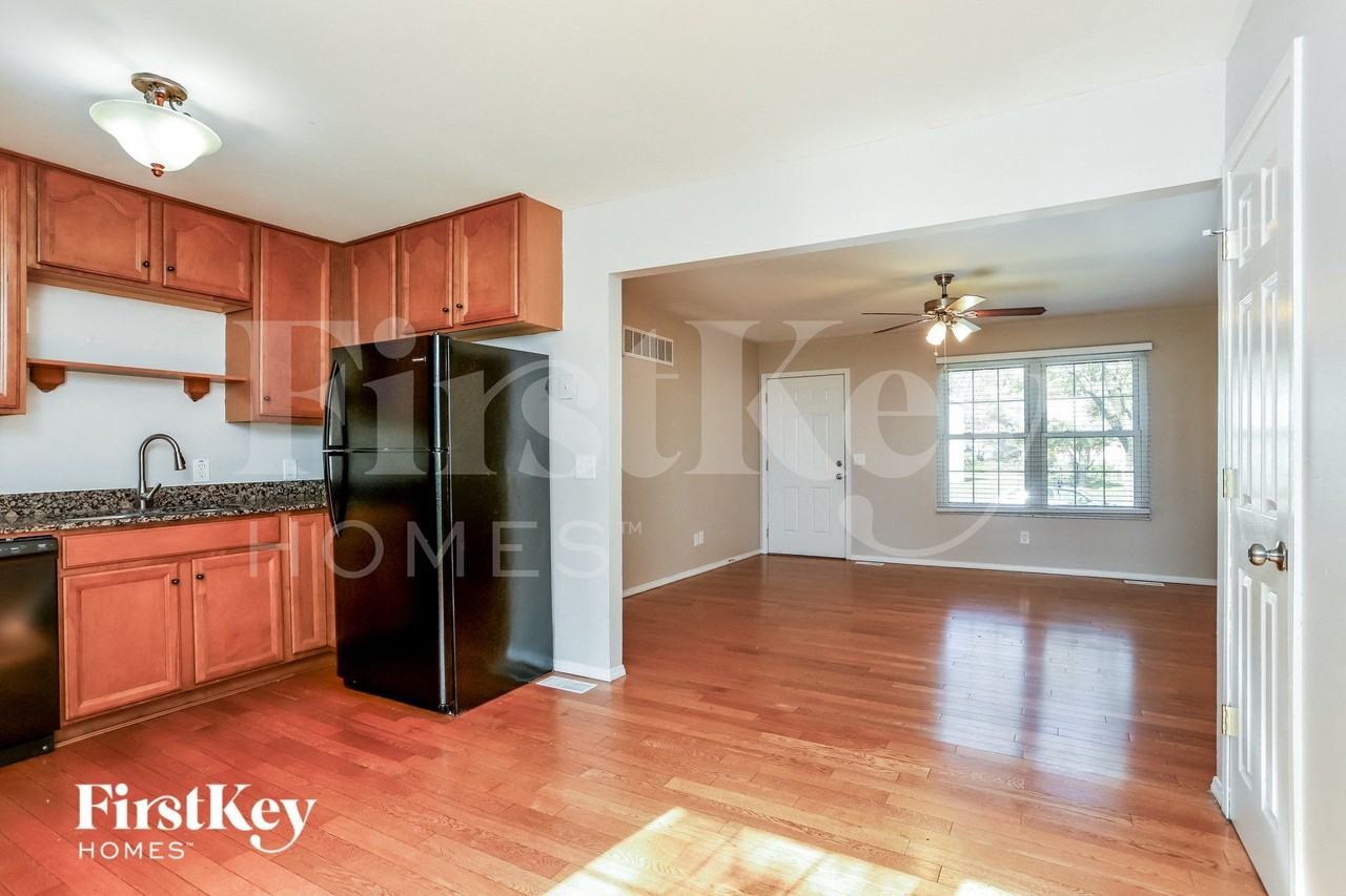 1617 Fairwood Forest Dr - Photo 6 of 15