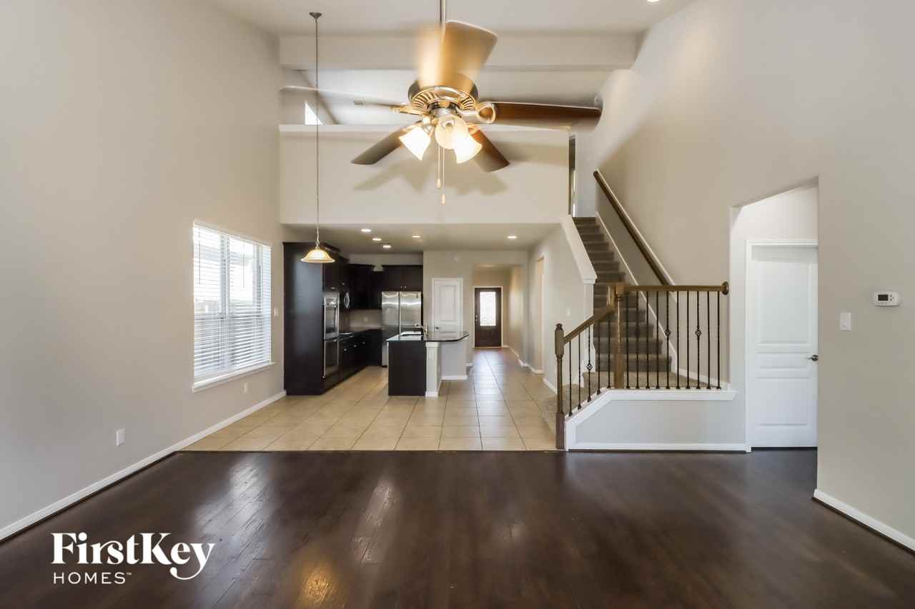 4914 Ginger Bluff Trl - Photo 4 of 15