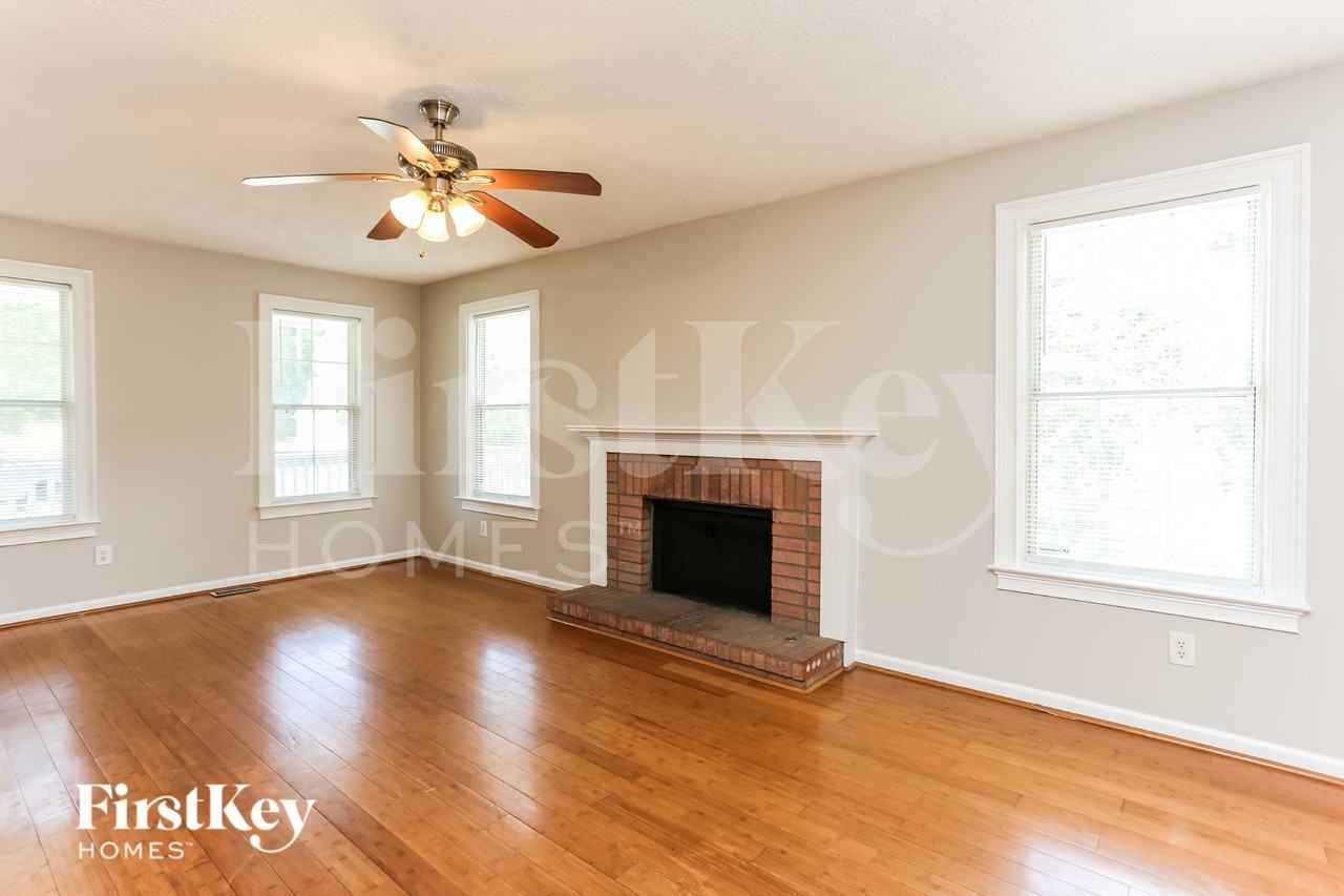 1270 Summit Point Ln - Photo 3 of 16