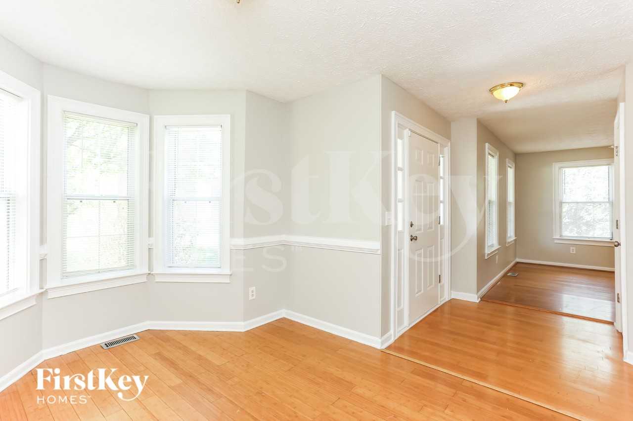 1270 Summit Point Ln - Photo 4 of 16