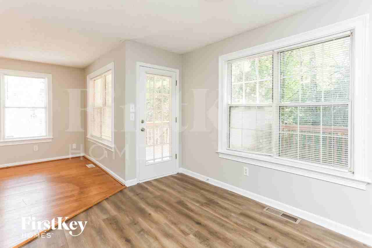1270 Summit Point Ln - Photo 5 of 16