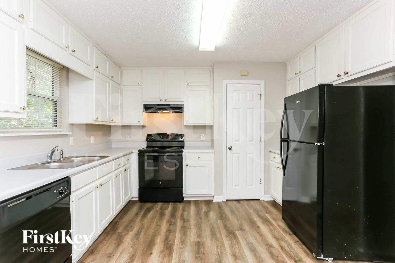 1270 Summit Point Ln - Photo 6 of 16