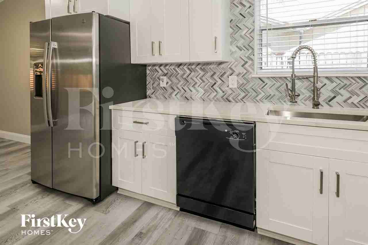 810 Aries Rd W - Photo 6 of 15