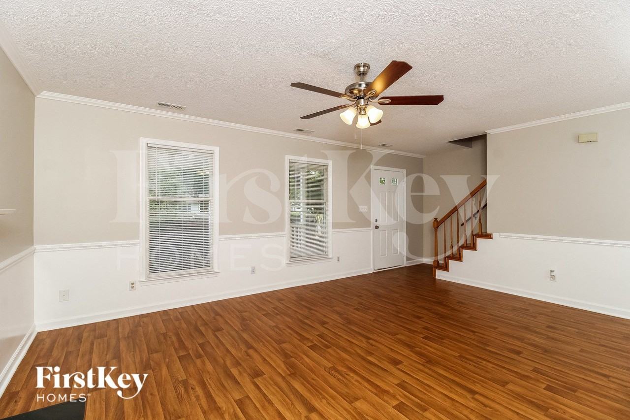 4305 Oak Glen Dr - Photo 2 of 15