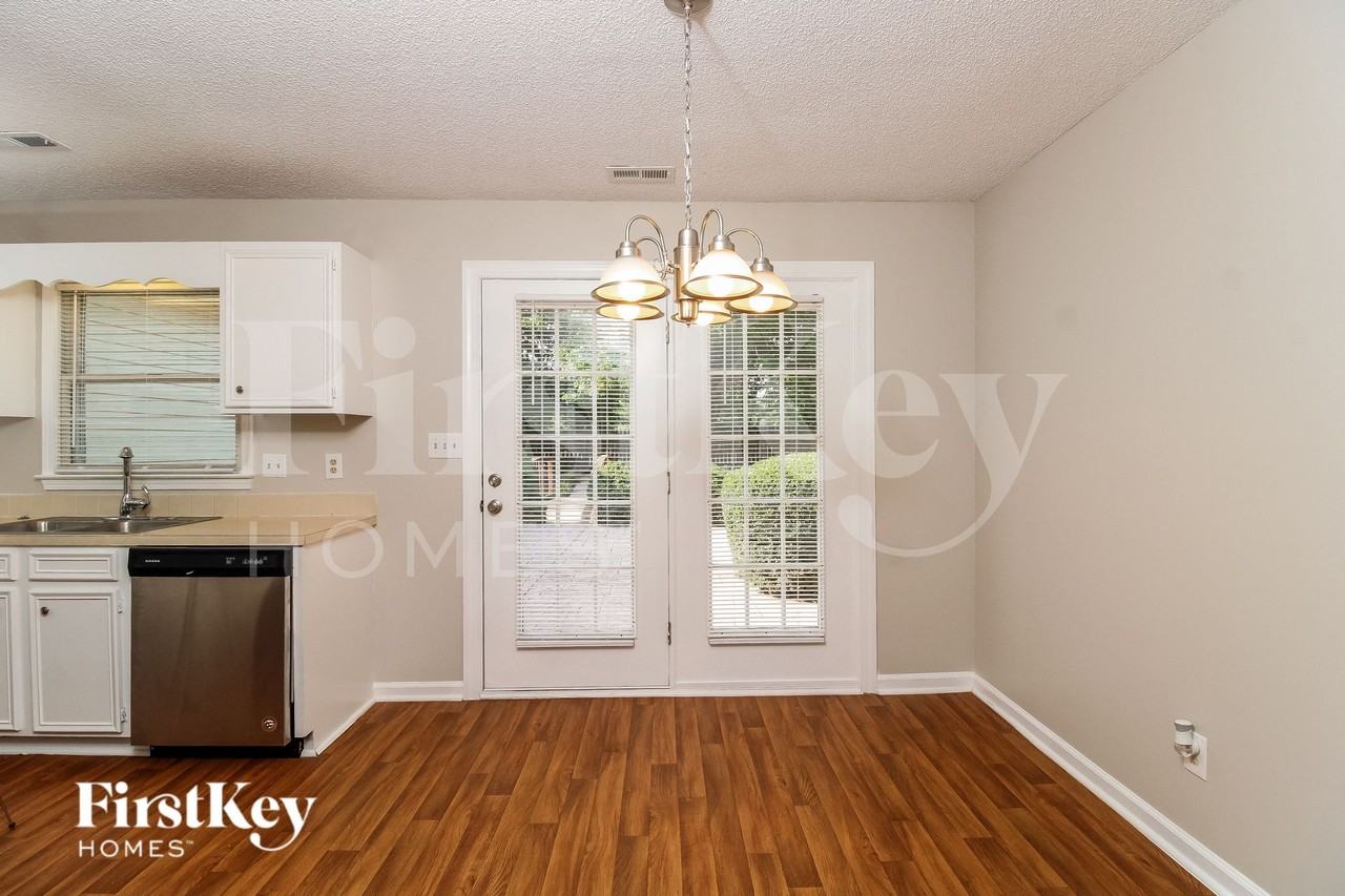 4305 Oak Glen Dr - Photo 4 of 15