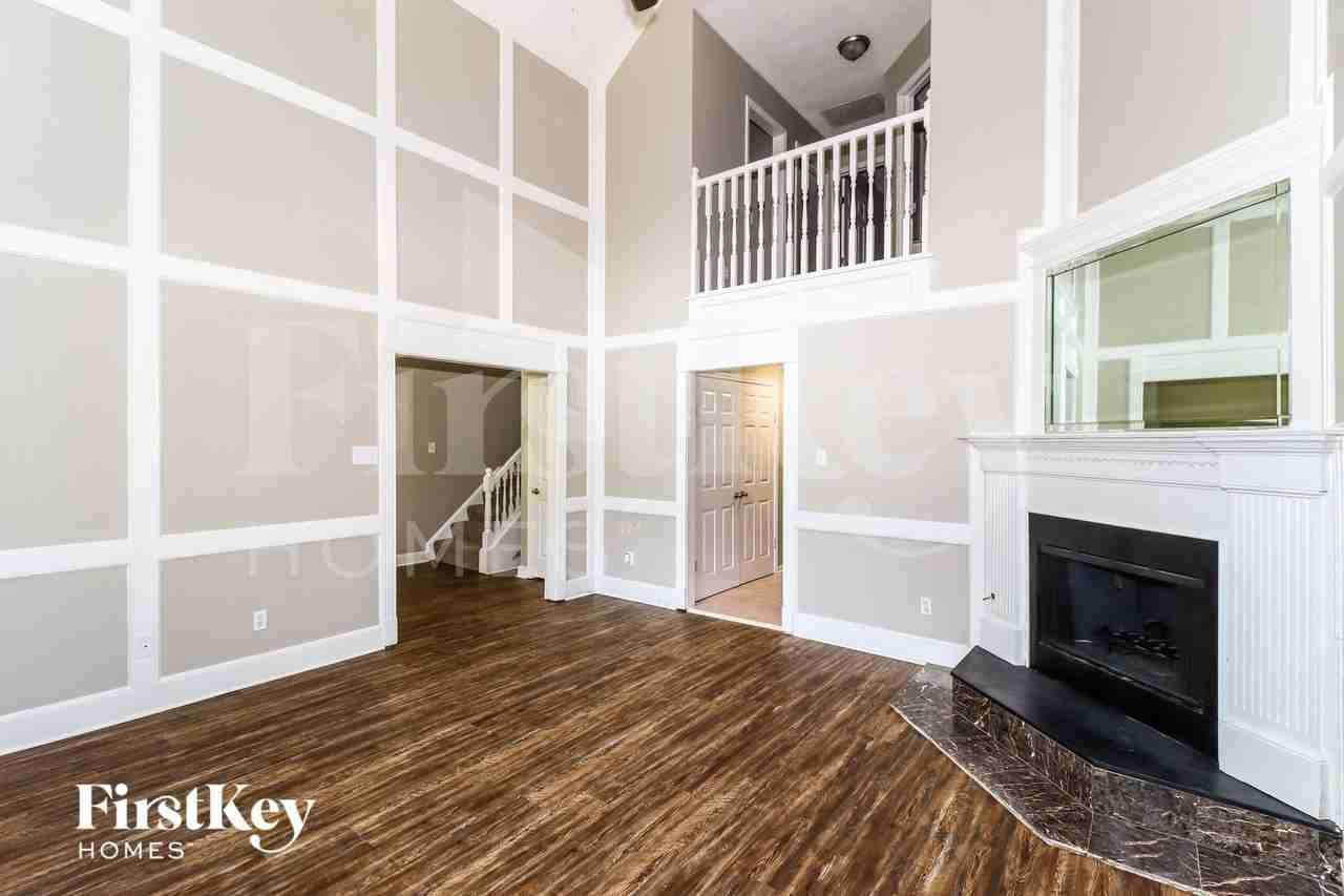 8686 Chris Suzanne Cir - Photo 4 of 15
