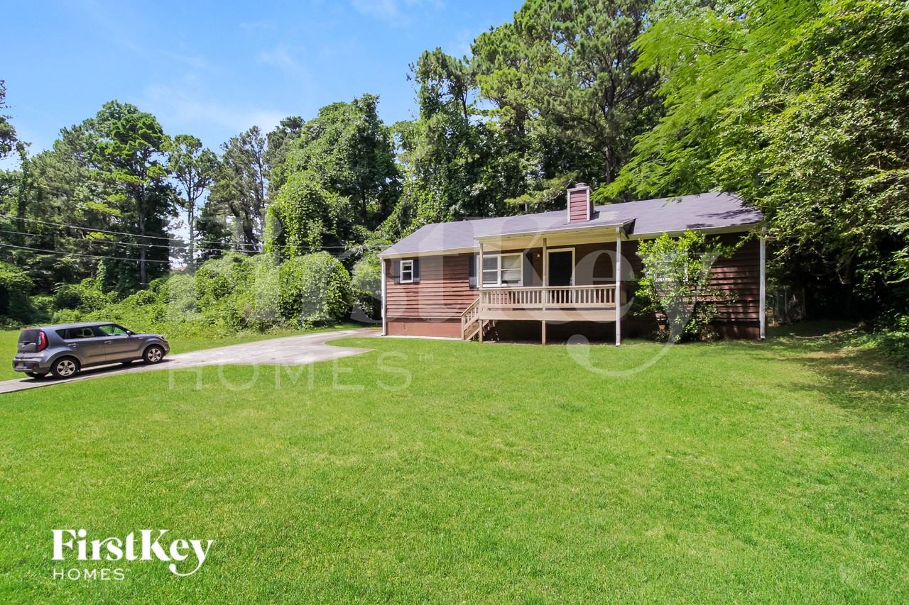 585 Kurtz Rd - Photo 3 of 16