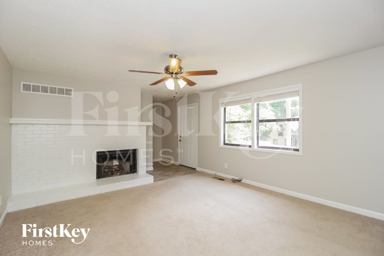 585 Kurtz Rd - Photo 4 of 16