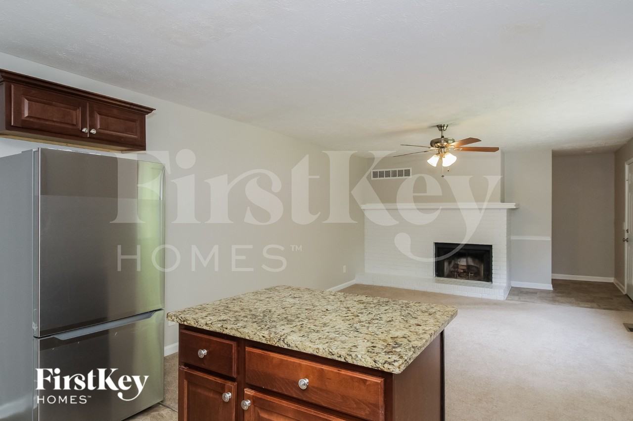 585 Kurtz Rd - Photo 6 of 16