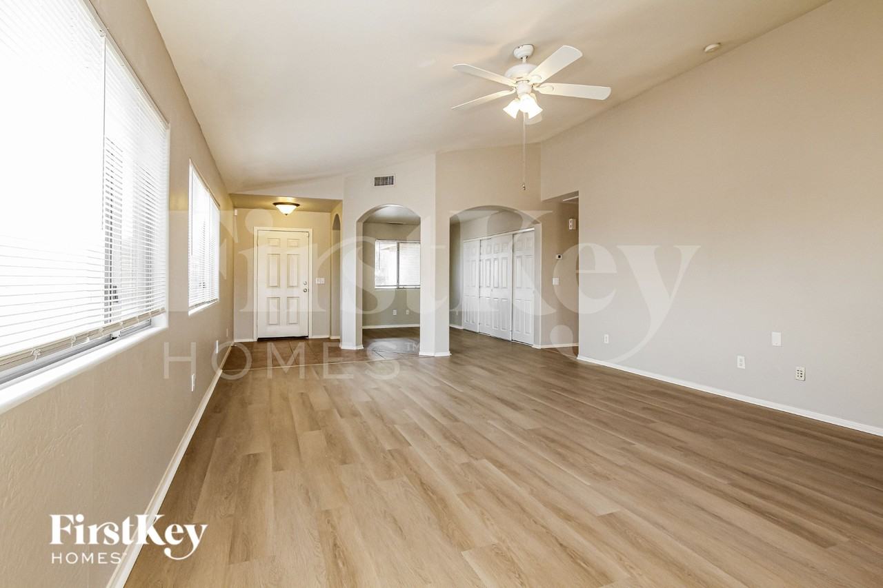 25757 W St Kateri Dr - Photo 3 of 19