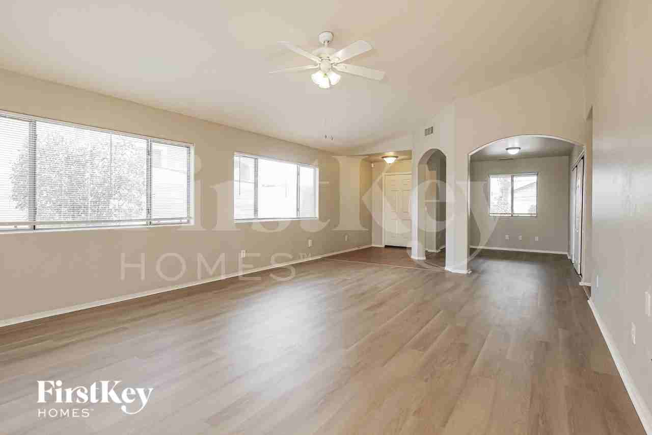 25757 W St Kateri Dr - Photo 5 of 19