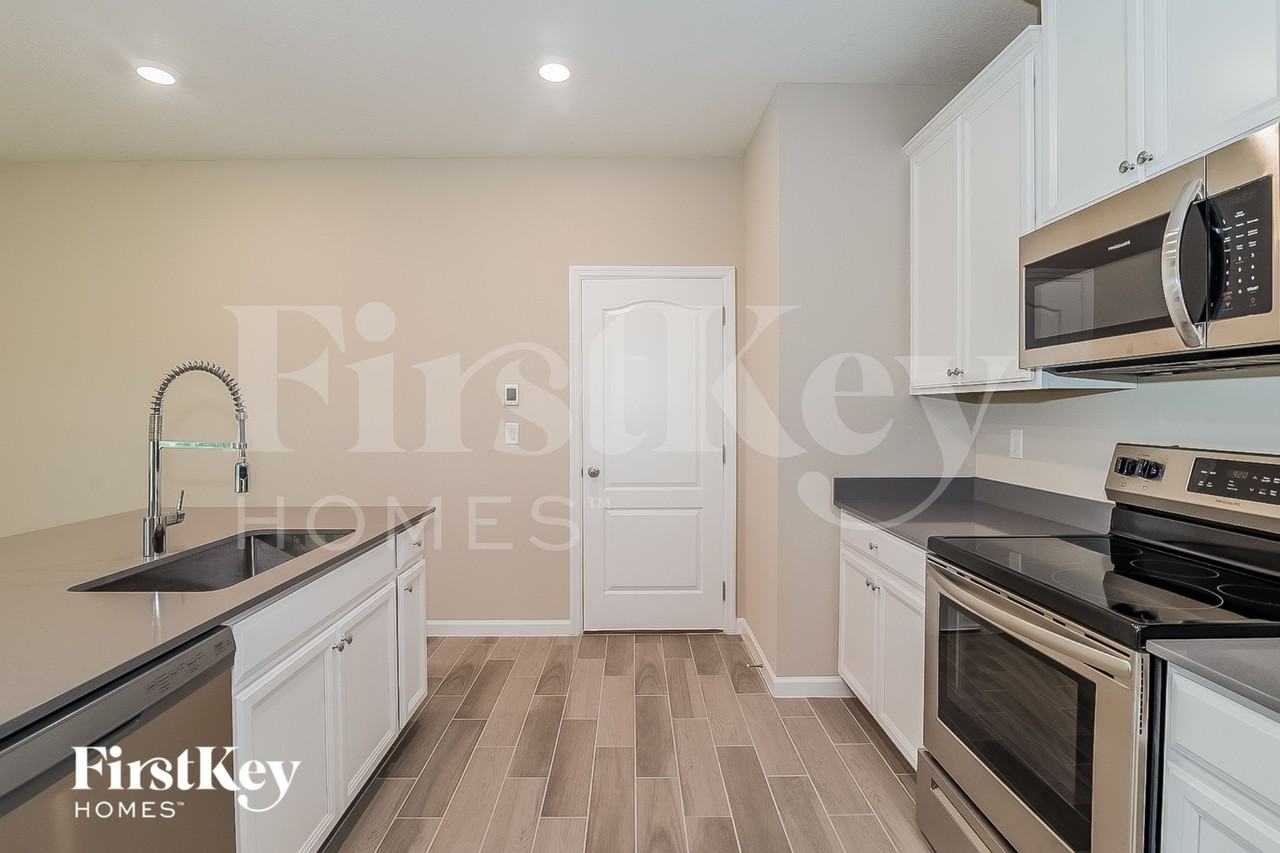 10142 Roman Ln - Photo 4 of 15