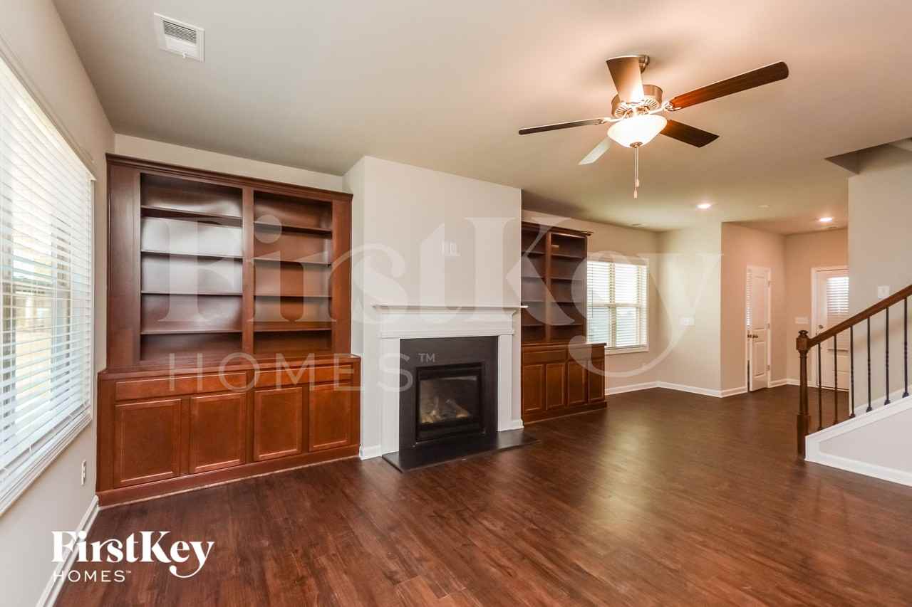 3508 Wheeler Ln - Photo 2 of 18