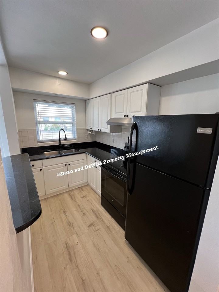 7035 4th Ave N #7 - Photo 3 of 19