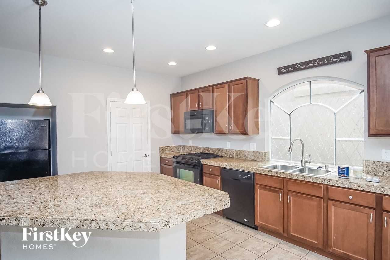 9951 Mills Reef Ct - Photo 6 of 15