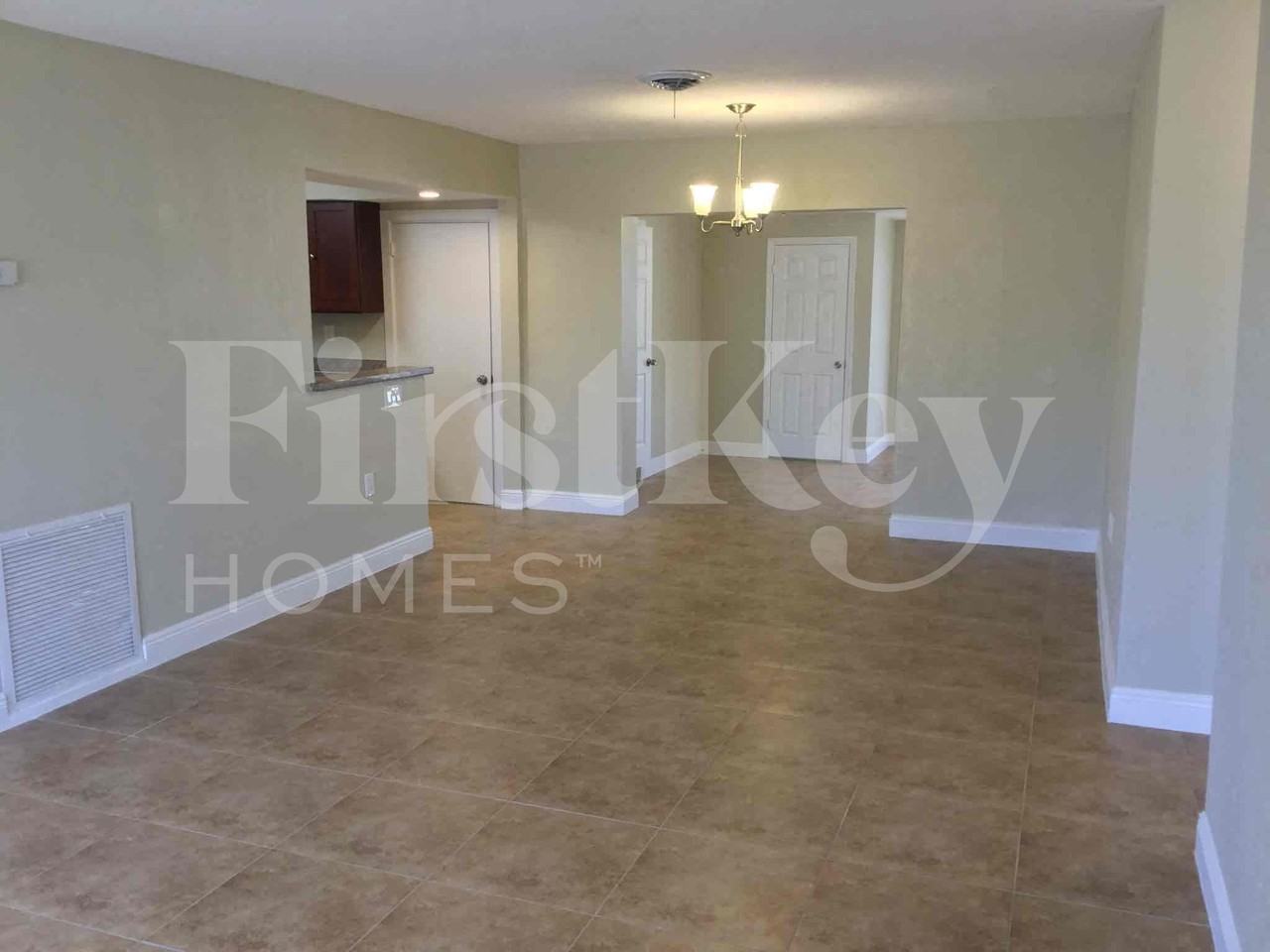 7361 Arthur St - Photo 2 of 22