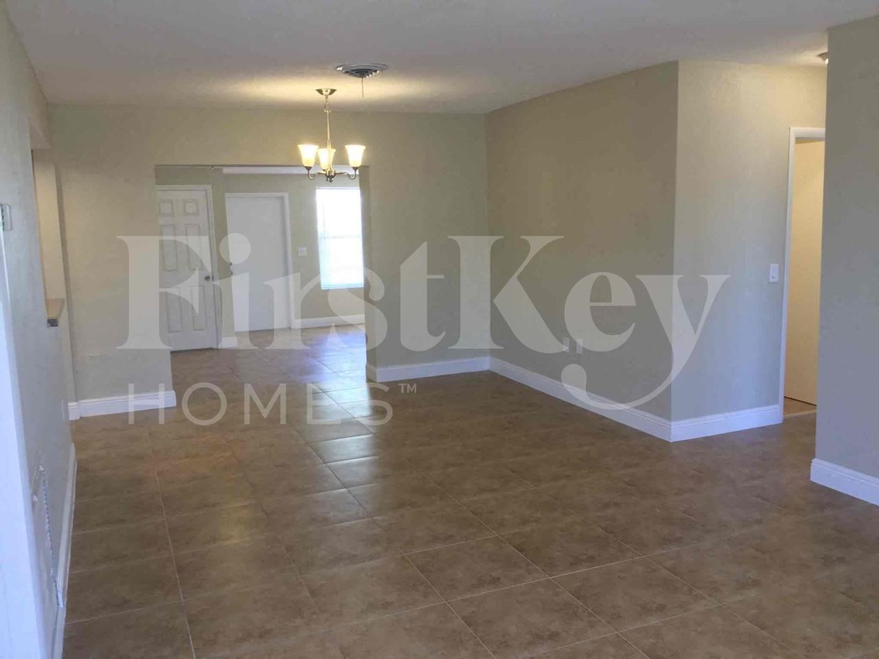 7361 Arthur St - Photo 3 of 22
