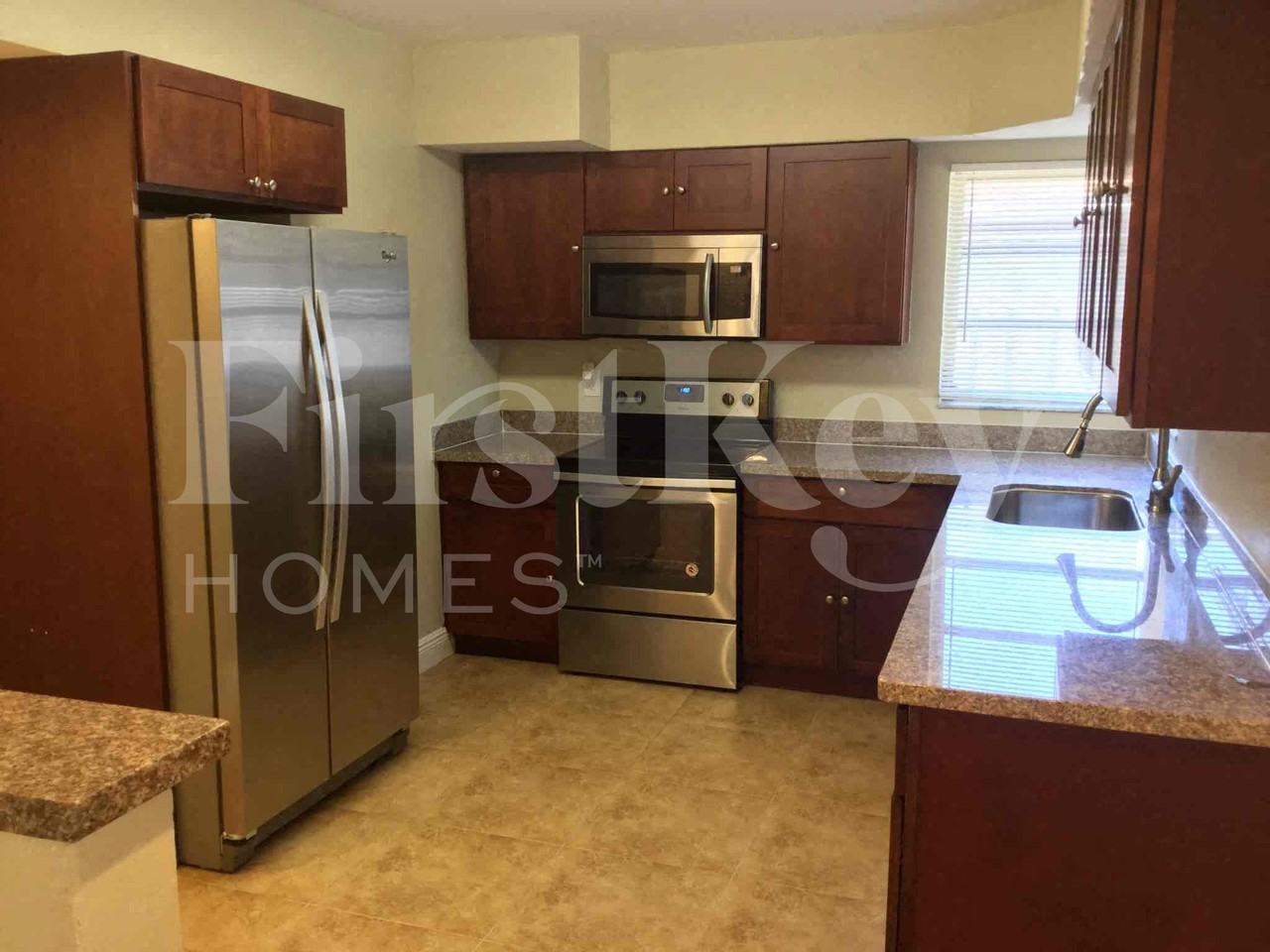 7361 Arthur St - Photo 6 of 22