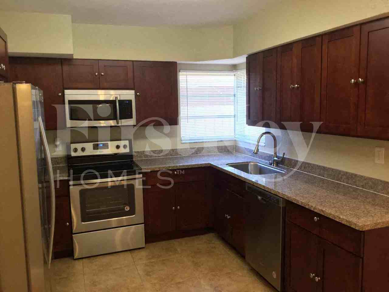 7361 Arthur St - Photo 7 of 22