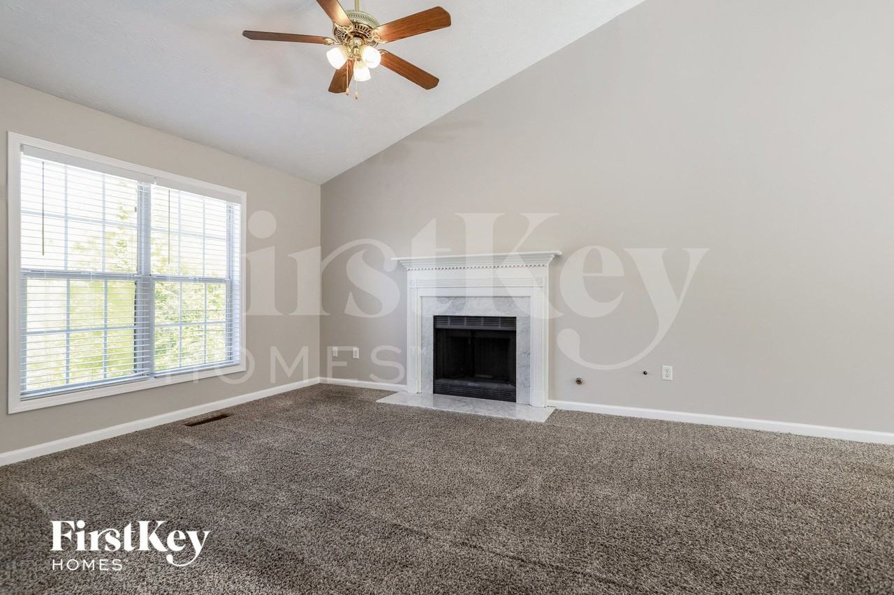 5370 Princeton Oaks Dr - Photo 2 of 15