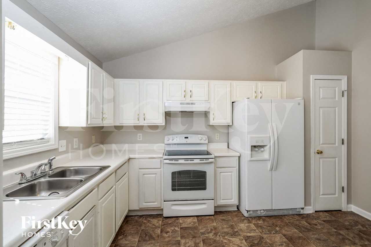 5370 Princeton Oaks Dr - Photo 5 of 15