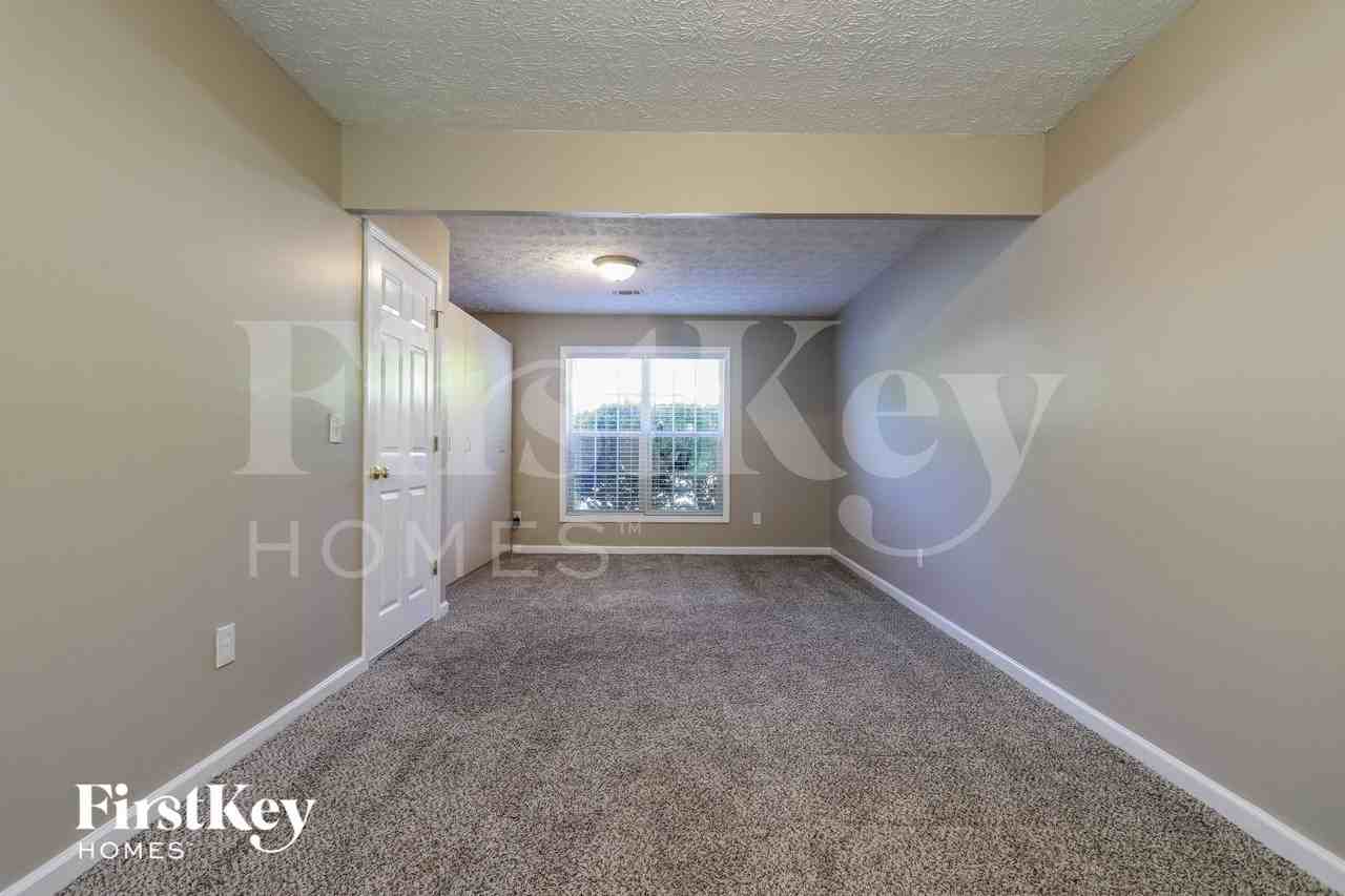 5370 Princeton Oaks Dr - Photo 6 of 15